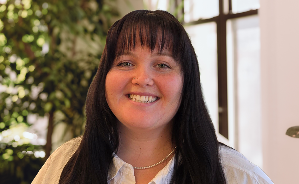 portait of a woman with blurry background